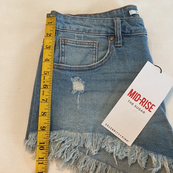 Celebrity Pink Mid Rise The Sugar Distressed Jeans Shorts Size 9 / 29 - Picture 8 of 10
